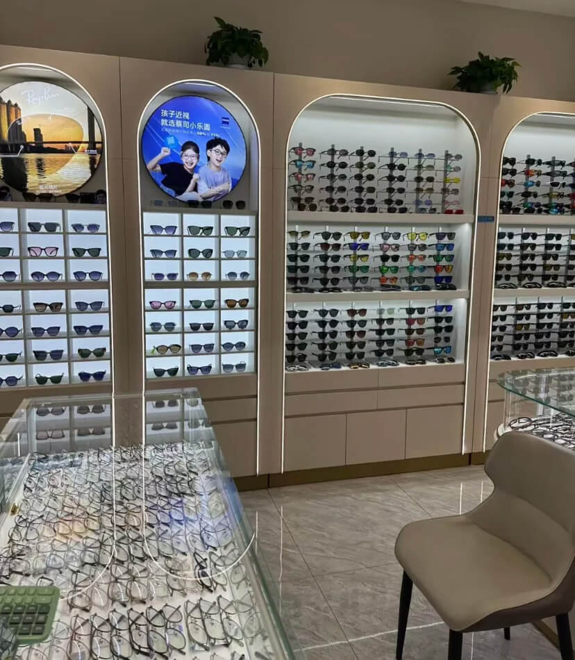 Glasses - Discover Shanghai with Shanghai English Driver